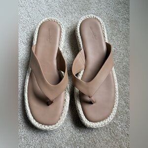 Universal Thread sandals